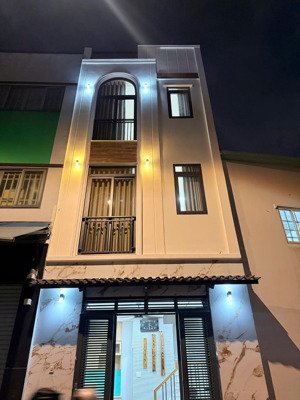 bán nhà mặt tiền diên hồng ngang 4m chỉ 6.75 tỷ sổ hồng riêng k quy hoạch k lộ giới