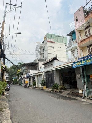 Ngã Tư Thủ đức Khu Vip Hẻm ô Tô Nhà đẹp 2 Tầng, 45m2 5,8 Tỷ