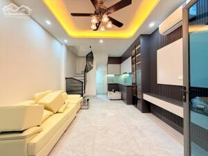 Siêu Phẩm Thanh Xuân 10m ra Phố, Ngõ rất Rộng, 32m2, 5 Tầng, MT 3.5m, 9.5 Tỷ.