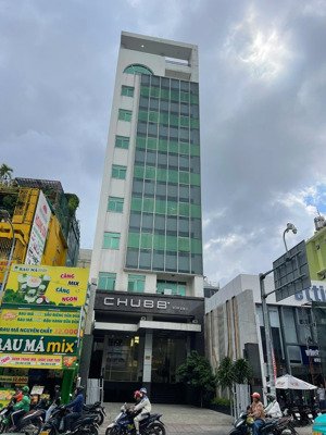 bán nhà mt ngay song hành,quận 2 - dt: 7x30m - cn: 185m2 - hầm 6 tầng - hđt: 130tr/th - giá 42 tỷ