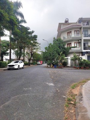 gấp bán lô đất biệt thự khu dân cư thạnh mỹ lợi,q2 ( 8 x 18 ),xây dựng 5 tầng