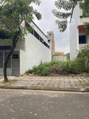 cắt lỗ _ chính chủ bán nhanh đất fpt đà nẵng _ 144m2 chỉ 6 tỷ 1 (không có lô thứ 2)