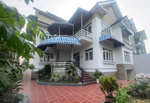 cho thuê biệt thự 4pn + 6wc tại bắc rạch chiếc, phước long a, q9, 50 triệu, 390m2