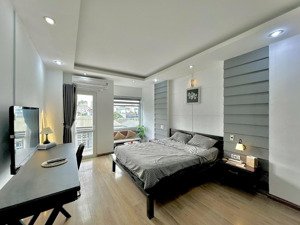 thuê ngay căn hộ bình thạnh ban công_full nội thất_gần ngã tư hàng xanh giáp q1_view landmark