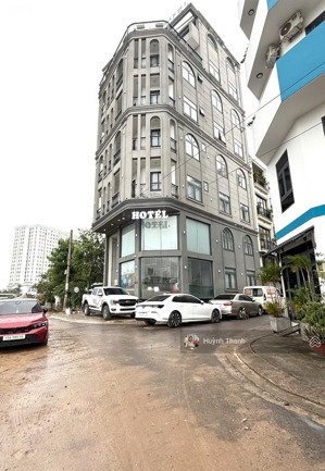 bán khách sạn căn góc mặt tiền sông tham lương, hầm + 8 tầng, 26 phòng, khoán 1.8 tỷ/năm, 48 tỷ tl