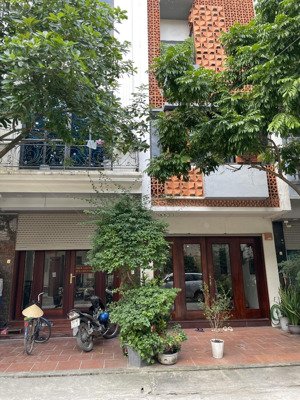 phân lô - lk - ngô thì nhậm hà đông. dt 45m2 - 5 tầng - 17,xtỷ (x tiểu học)