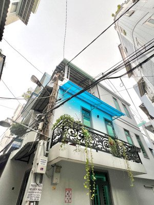 nhà giá rẻ 1 trệt 1 lầu 1st 2pn 3wc 60m2 mới cửa sổ balcon phù hợp gia đình cho thuê lâu dài q10