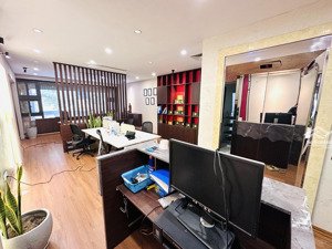 cho thuê văn phòng 50 - 70m2 tại 28 nguyên hồng, trung tâm đống đa, vào được luôn
