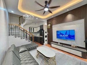 nhà đẹp - tân mai - chủ tặng nội thất xịn - gần phố - gần ngõ oto