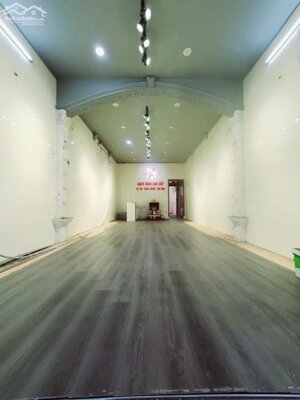  CHO THUÊ CĂN 2 TẦNG MẶT ĐƯỜNG ĐÀ NẴNG - ĐOẠN ĐỐI DIỆN KHÁCH SẠN DẦU KHÍ