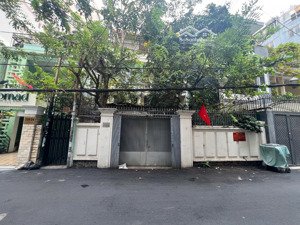 chủ thiện chí bán nhà hẻm 339/ đường lê văn sỹ, phường 13, quận 3, dt: 8,8x 22m, giá 38 tỷ tl.