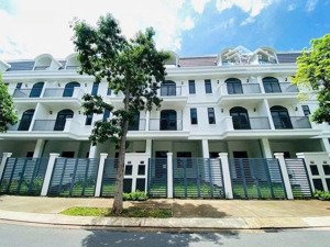 bán gấp nhà phố góc view hồ điều hòa la vida residences vũng tàu, sổ hồng, 90m2