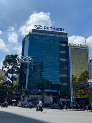 mặt tiền lớn ngay trần hưng đaọ, quận 1. dt 10mx25m - xd: hầm 10 tầng - hđt 700triệu. giá: 130tỷ