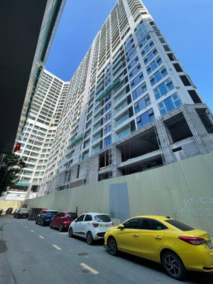 bán cc cao cấp skyline võ chí công - tây hồ bàn giao cđt đầy đủ giá 135 tr/m2. lh: 