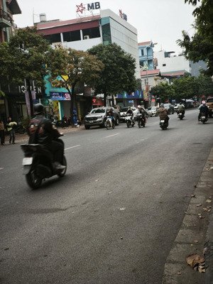 5 tầng 8pn nhà mới dân xây tt ngô xuân quảng ô tô đỗ cổng gần tiện ích dt55m2 nhỉnh 8tỷ