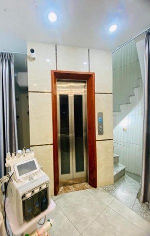 nhà mặt phố bạch mai, 2mặt thoáng, kd cưc tốt