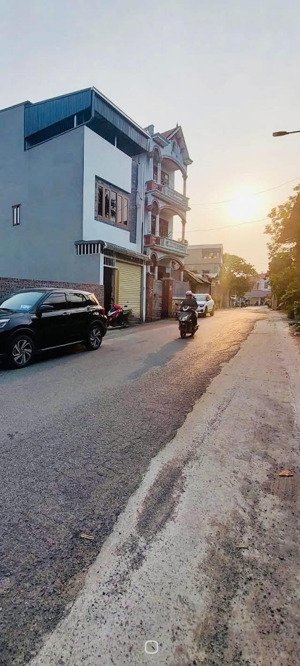 bán gấp lô đất 146m, mt 8m, nằm tân xã tt hoà lạc. gần sát trường đh quốc gia, đh fpt, ga metro, cn