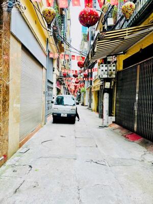 CHO THUÊ! Nhà Phân Lô Ngõ 141 Nguyễn Khang: 80m2x 4T, 14 tr/th, Ô Tô Tránh, Dừng ĐỖ.