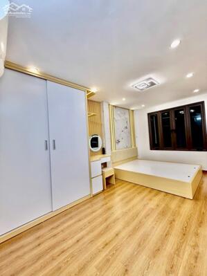 Nhà đẹp ngõ Tôn Thất Tùng, giá 7.68 tỷ, 28m2x4T, ở luôn