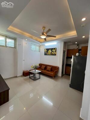 Bán căn hộ chung cư phố Chùa Bộc, Đống Đa, nhà đẹp ở luôn, ngõ rộng thông, gần ô tô