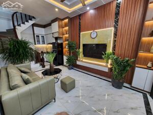 CHỈ NHỈNH 6 TỶ CÓ CĂN NHÀ 4 TẦNG ĐẸP RẤT GẦN MẶT PHỐ THANH LÂN – HOÀNG MAI.