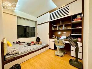 Gia đình có căn hộ 3 phòng ngủ ( 72m2) tòa CT2B Chung cư Nghĩa Đô cần bán.