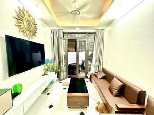 CHỈ HƠN 6 TỶ - TRUNG TÂM PHÙNG HƯNG – FULL NỘI THẤT – Ô TÔ ĐỖ CỔNG – TIỆN ÍCH NGẬP TRÀN