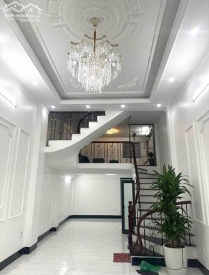 Nhà Lại Yên, Sơn Đồng 40M 5 Tầng, tầng lửng, ô tô đỗ cửa, kinh doanh nhỏ giá 5.95 tỷ