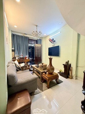 bán nhà quận 10, cmt8 cạnh trường học. ôtô 7 chỗ thẳng 1 trục, 7tỷ9