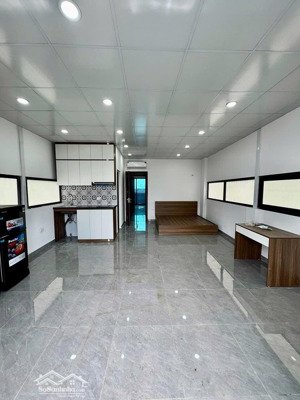 toà chdv xây mới 80m2, 7 tầng thang máy, 21 phòng, mt 5.5m, doanh thu đỉnh, ôtô đỗ cửa, pccc đầy đủ