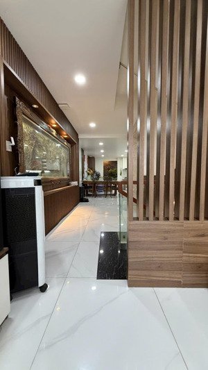 siêu phẩm 6 tầng đẹp nhất khu bàu cát p. 14, tb. full nội thất thang máy ý