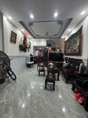 gấp bán nhà 2lầu, hẻm 8m thông, giá: 4,52tỷ gần tttm aeon mall, kênh 26/3, phường bhh, bình tân