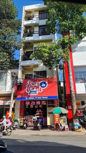 bán nhà mặt tiền yersin, trung tâm tp nha trang, cách biển chỉ 700m