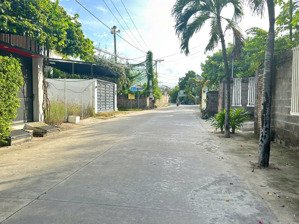 lô đất 2 mặt tiền full thổ cách biển nha trang chưa tới 5km, dt 71m2 ngang 5m, giá 3,3 tỷ bớt lộc