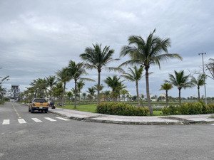 duy nhất lô biệt thự hoa hậu 180m2 đẹp nhất khu đầm sen, nhanh tay chốt ngay nhé ạ.