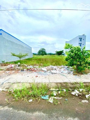 nền 130m2, không dính cống, không dính trụ điện. đs 21 giá 1.760 chốt (bao thuế phí công chứng)