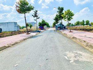 chủ cần tiền bán lỗ gần 200 triệu lô đất kế trung tâm hành chính thủ thừa