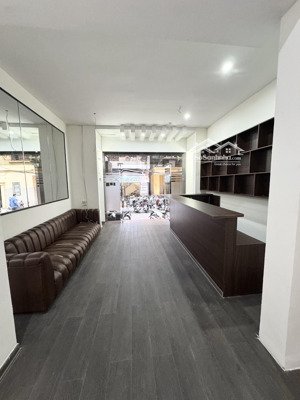 chính chủ cho thuê mbkd phố linh lang 40m2 giá 12 tr