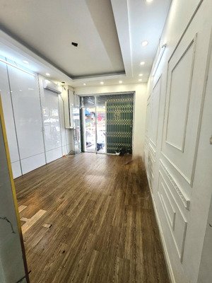 cho thuê mbkd 20m2 giáp vạn hạnh mall q10