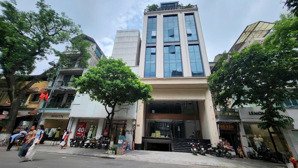 bán nhà mặt phố bà triệu, hoàn kiếm, hà nội. sổ vuông, 260m2, mt gần 9m. cho thuê 4 tỷ/năm. giá tốt