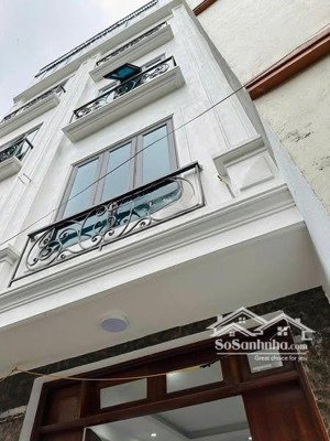 cho thuê nhà riêng mới tinh huỳnh thúc kháng 40m² * 6 tầng, vị trí kinh doanh, vp, thông sàn. 15tr