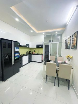 bán gấp giảm hơn 2tỷ nội khu cao thắng ngay hà đô, cách mt 20m, 4x14.2m, 4t, 5pn 5wc, 12.7 tỷ tl