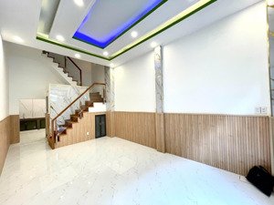 nhà mới ở ngay - hẻm 3m trục thẳng ra phạm thế hiển quận 8 - 40m2 2 tầng 5.3 tỷ