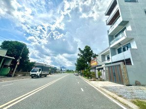 hàng siêu đẹp trục chính đường số 51. dt 7,5x20 cách vòng xoay ga metro 1km, rất tiềm năng lên cao