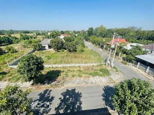 chủ cần tiền bán ngộp lô đất 103,8m2 giá 1 tỉ 2.
chỉ cần trả trước 300 triệu nhận đất