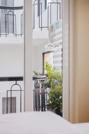 phòng siêu đẹp mặt phố trung tâm thiết kế dạng 2n1k 2 nhà vệ sinh