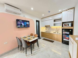 phòng siêu đẹp ngay đường giải phóng vào ở được luôn