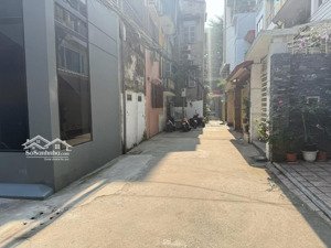 siêu phẩm hoàng cầu -vip đống đa -ngõ thông - 7 tầng thang máy-2 thoáng-toà chdv 10pn -ngõ oto !