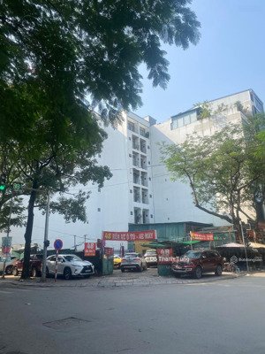 chuyển nhượng mảnh đất lô góc mặt phố trương công giai, cầu giấy, 200m2, mặt tiền 30m, giá 140 tỷ