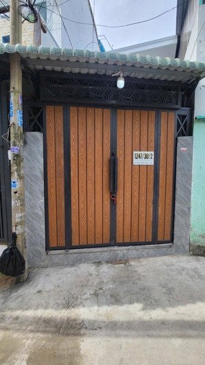 bán nhà đẹp shr cách mt đường htp chỉ 30m - có phòng ở tầng trệt - quận 7